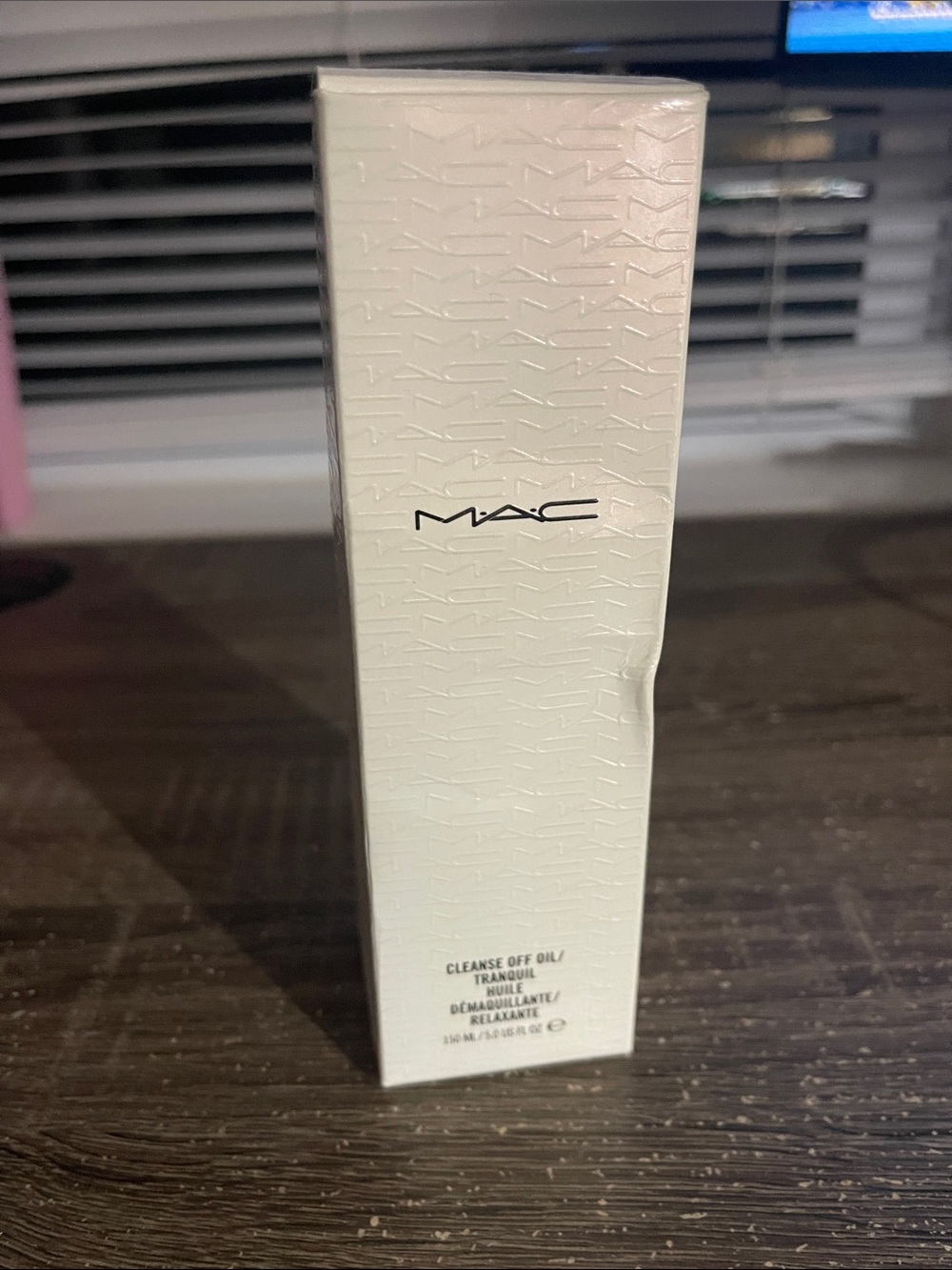 MAC Cleanse Off Oil Makeup Remover-150ml/5 fl oz (BNIB)